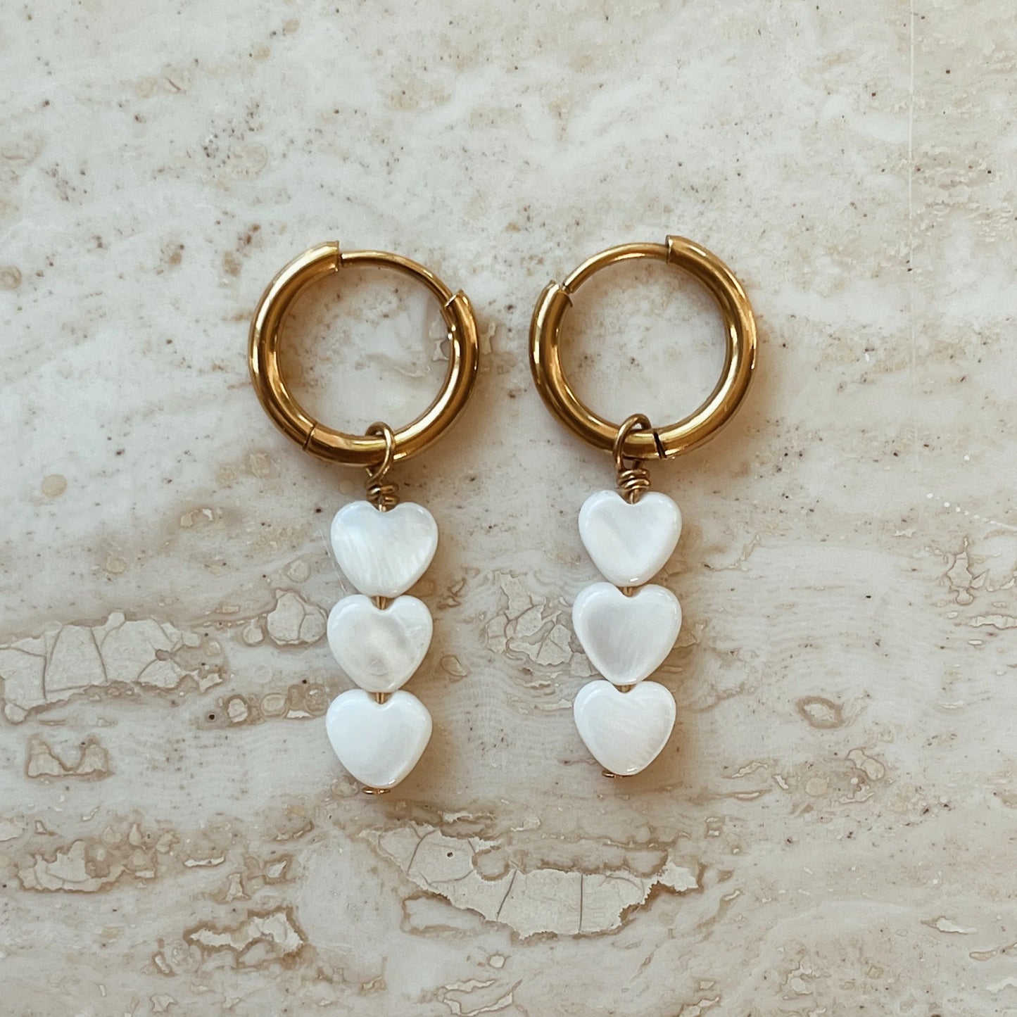 Issy Jewellery - Oorbellen | Hartjes schelpen oorbellen